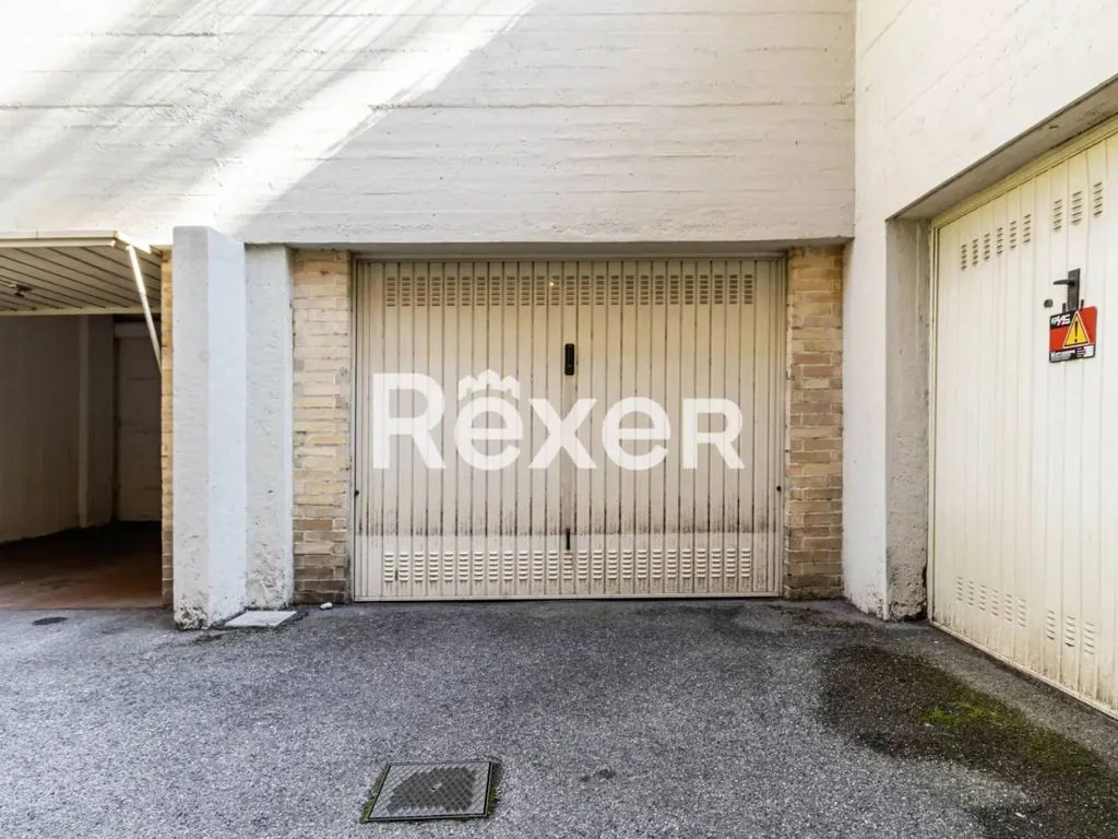 Garage - Luxury Penthouse with Terraces in Bergamo