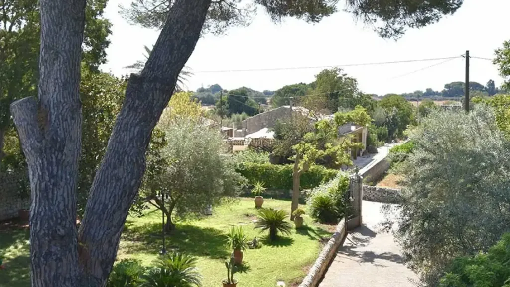 Aed - Independent House with Garden in Modica