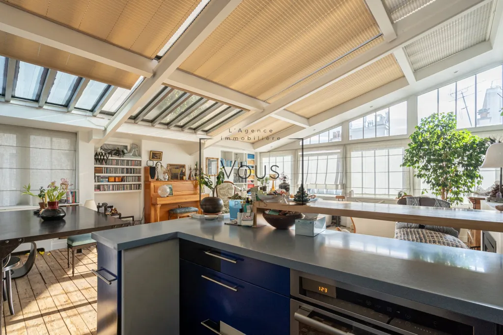 Cucina - Penthouse with Terrace Potential in 11th Arrondissement