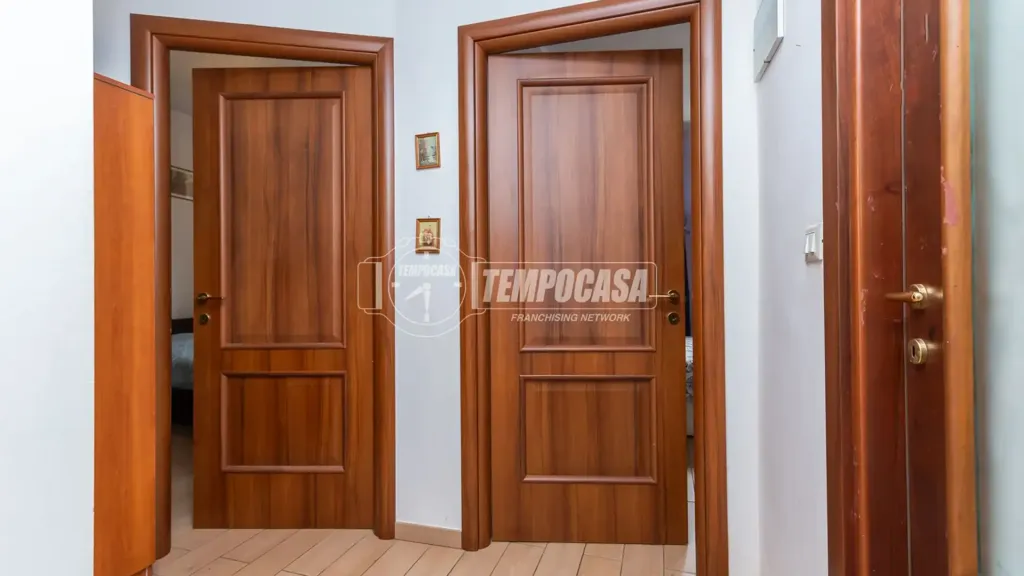 Entrée - Four-Bedroom Apartment with Central Heating in Moncalieri