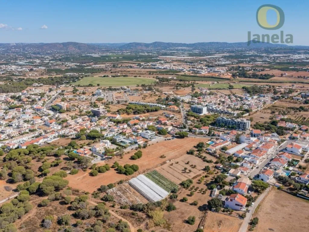 Õhuvaade - Development Land with Pool in Gambelas, Faro