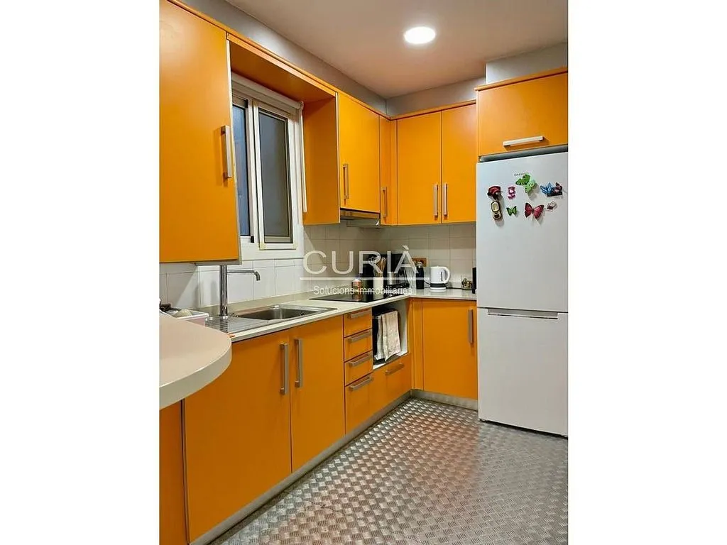 Kitchen - Bright Apartment with Balcony in Historic Centre