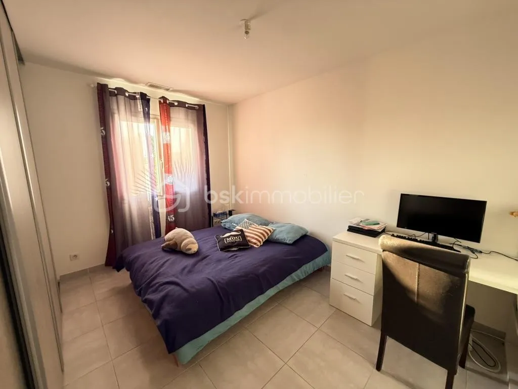 Schlafzimmer - Villa with Pool in Bouzigues