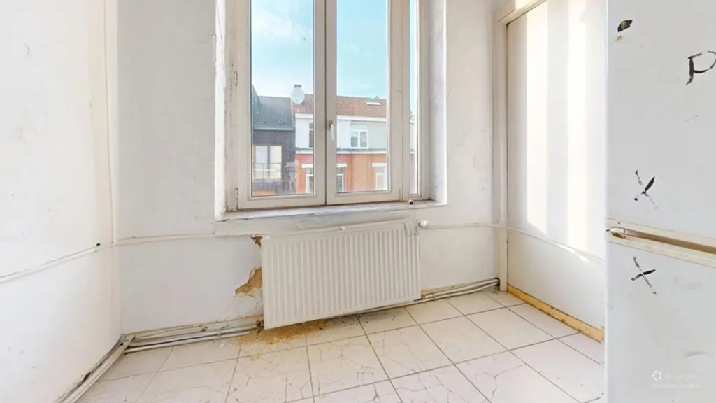 Toad - Mixed-Use Building with Storage in Schaerbeek