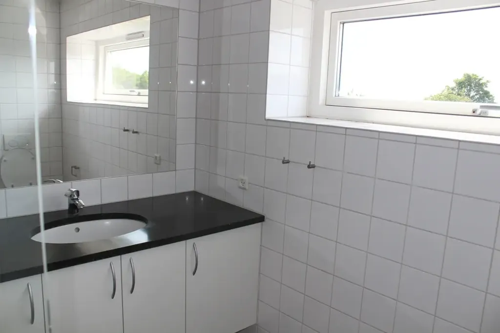 Vannitoad - Two-Bedroom Flat in Aalborg