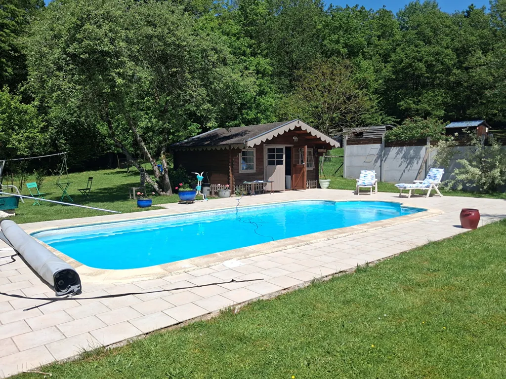 Pool - Stone House with Pool in Gespunsart