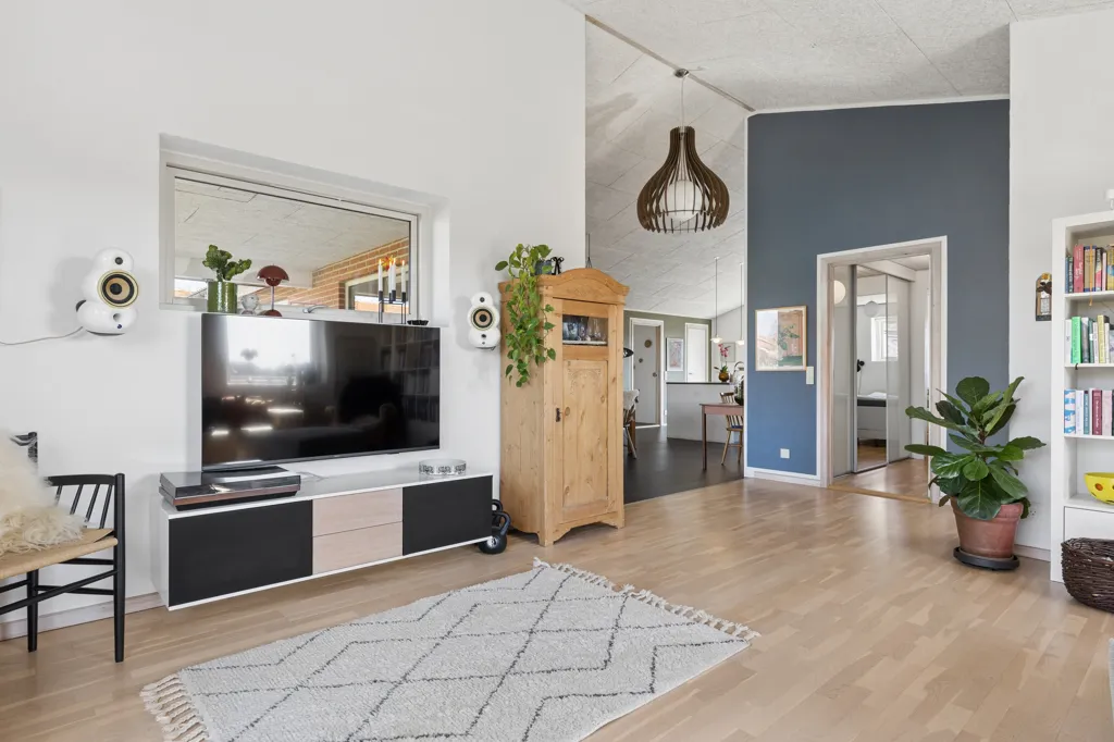 Elutuba - Two-Bedroom Villa with Carport in Bjert