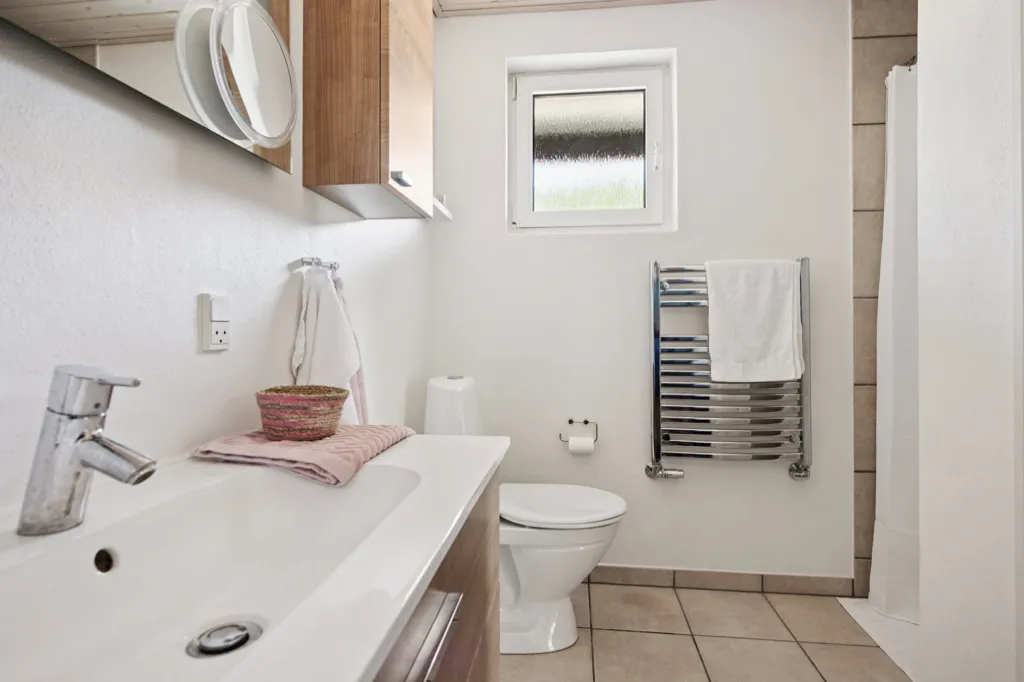 Bathrooms - Functional Villa with South-West Terrace in Åbyen