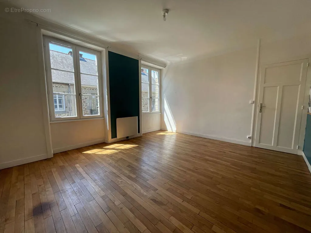 8-toaline maja asukohas Hede