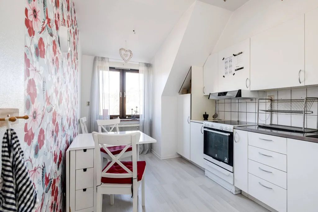 Kitchen - Historic Villa with Garden in Enköping