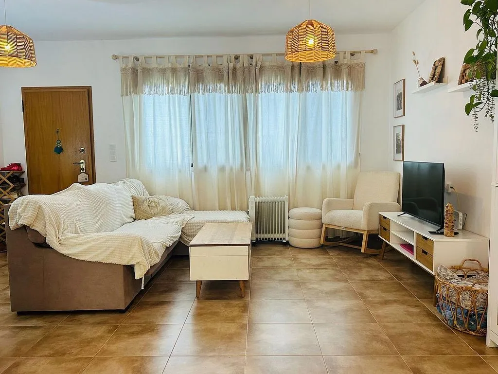 Elutuba - Two-Bedroom House with Pool in Las Lomas del Rame