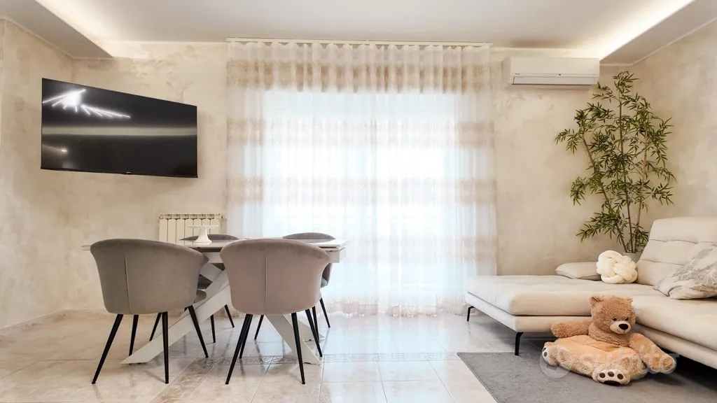 Séjour - Spacious 4-Bedroom with Balcony in Central Via Marconi
