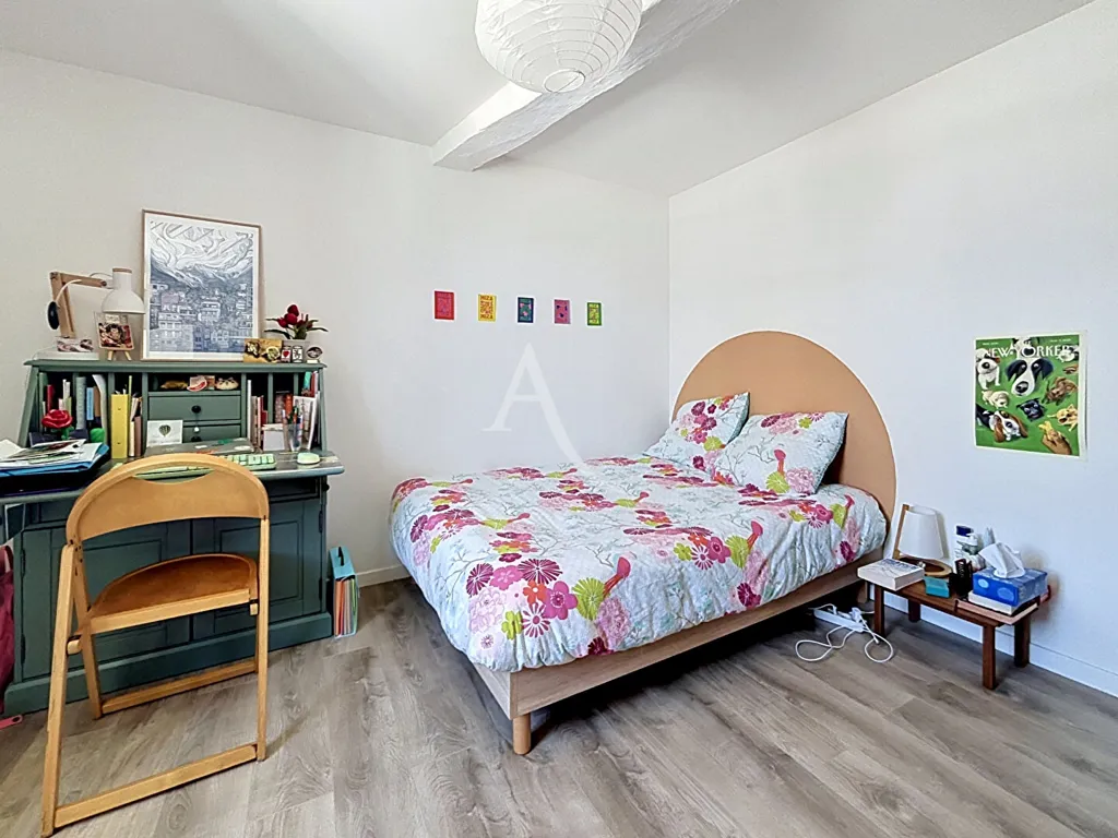 Magamistoad - 2-Bedroom Apartment with Terrace in Laval Centre