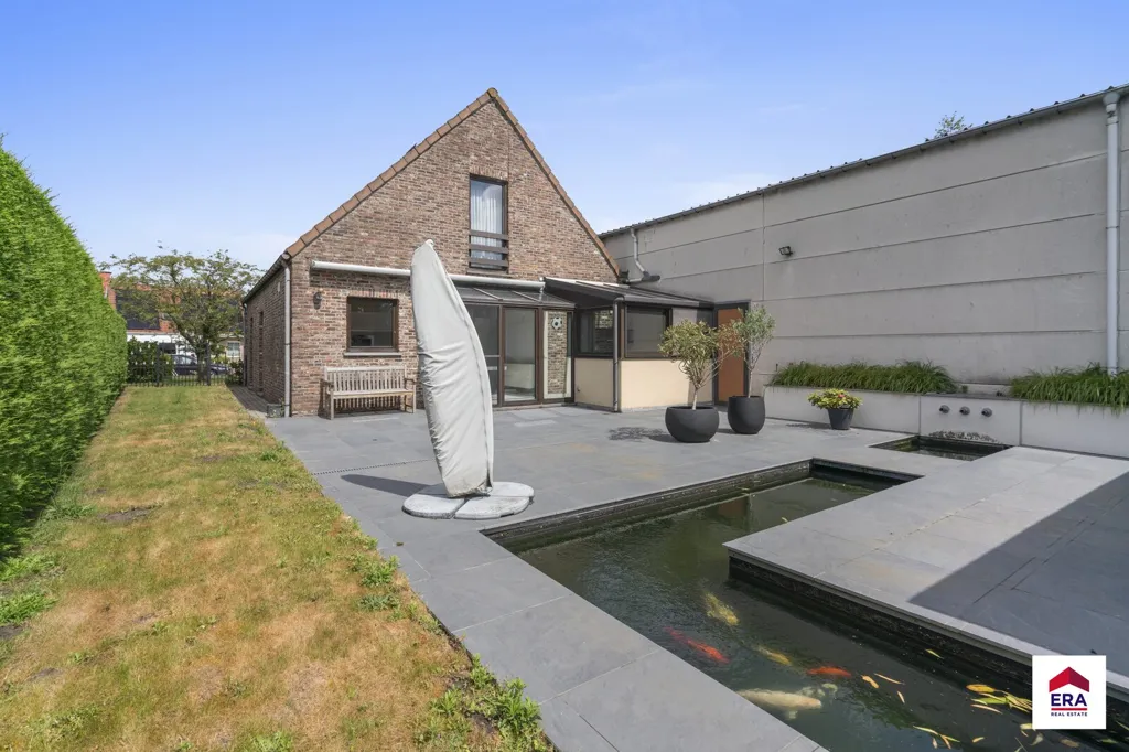 Piscine - Appartement avec Atelier de 240 m² et Jardin à Bruxelles