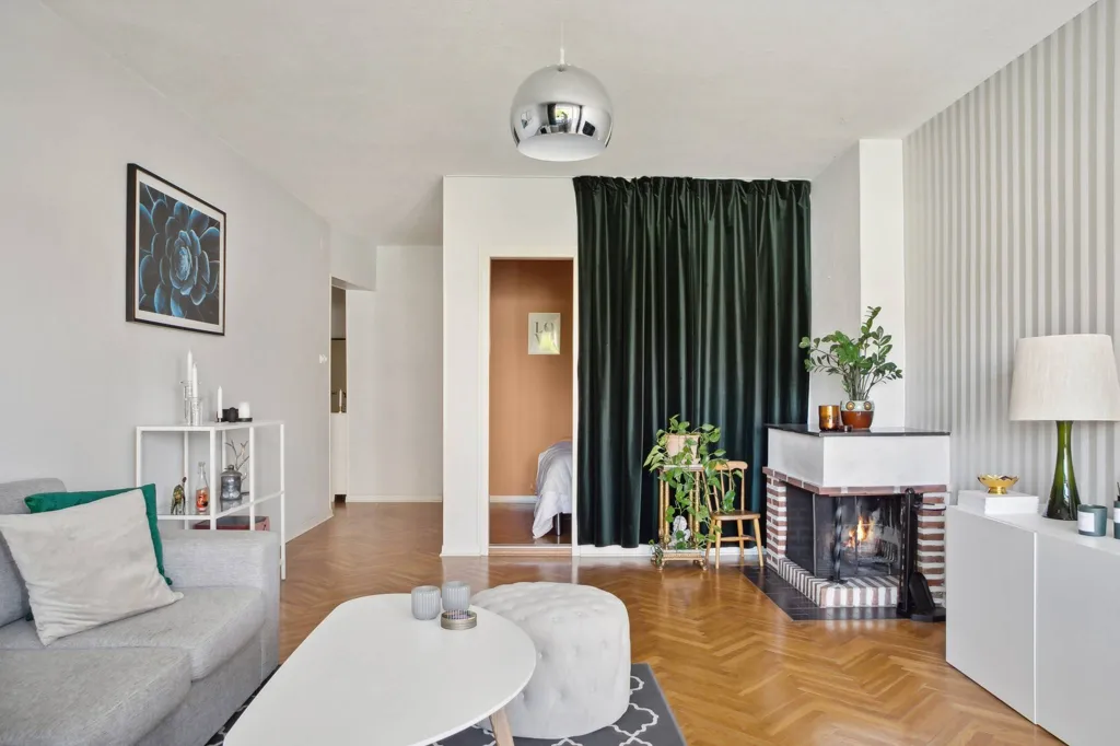 Séjour - Apartment with Open Fireplace and Large Balcony in Central Location
