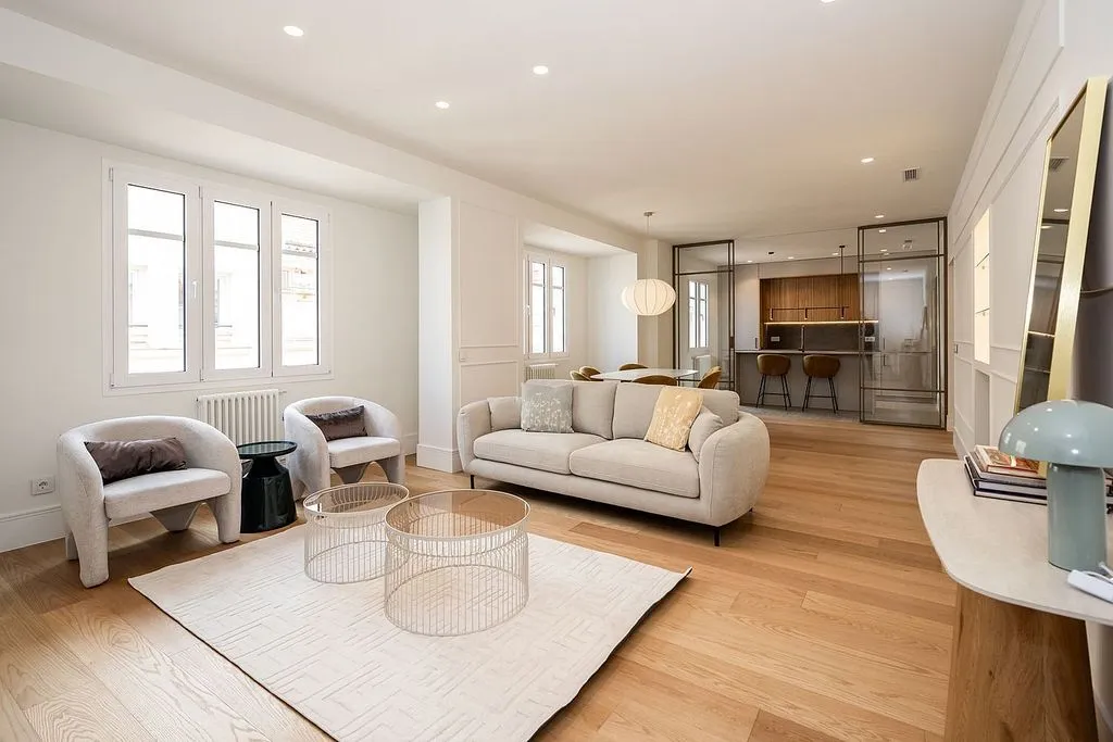 Séjour - Modernised Apartment with Balcony in Ríos Rosas