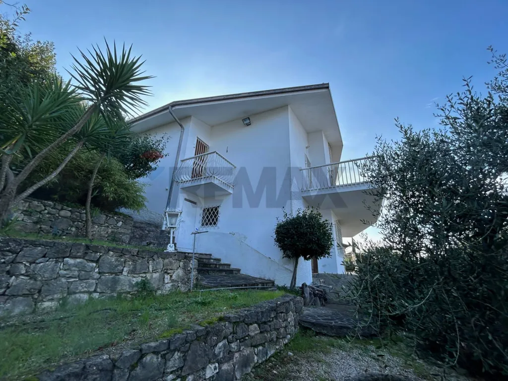 Esterno - Villa with Panoramic Lake View in Brenzone