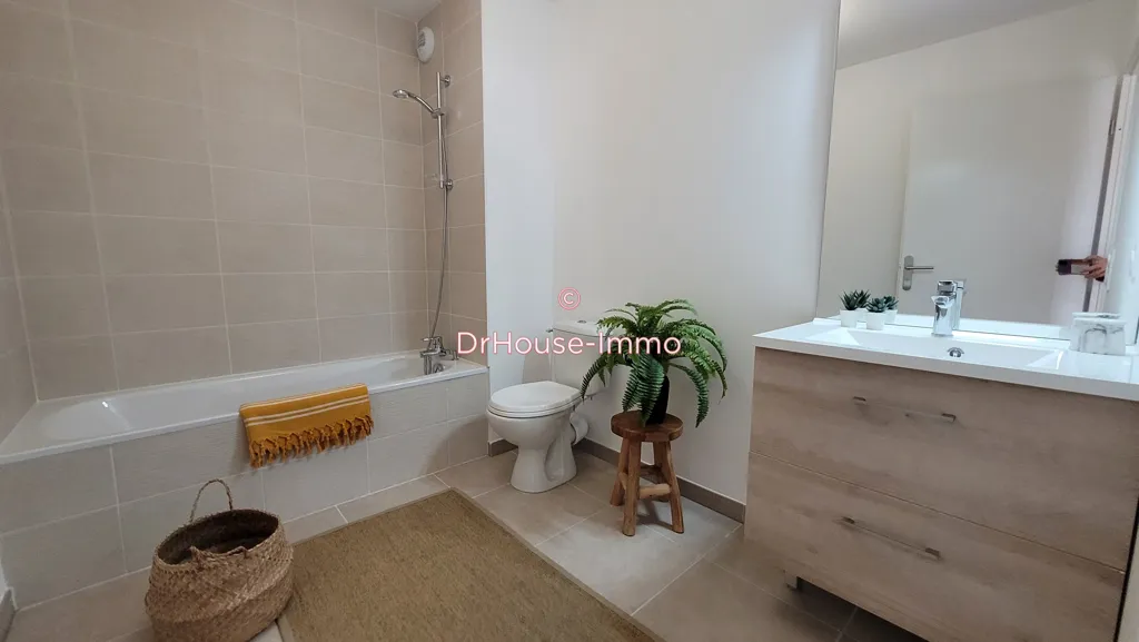 Salles de bain - Appartement avec Balcon et Parking au Bouscat