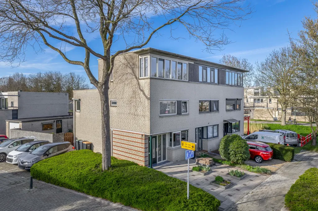 Exterior - Corner House with Garden in Stadspolders