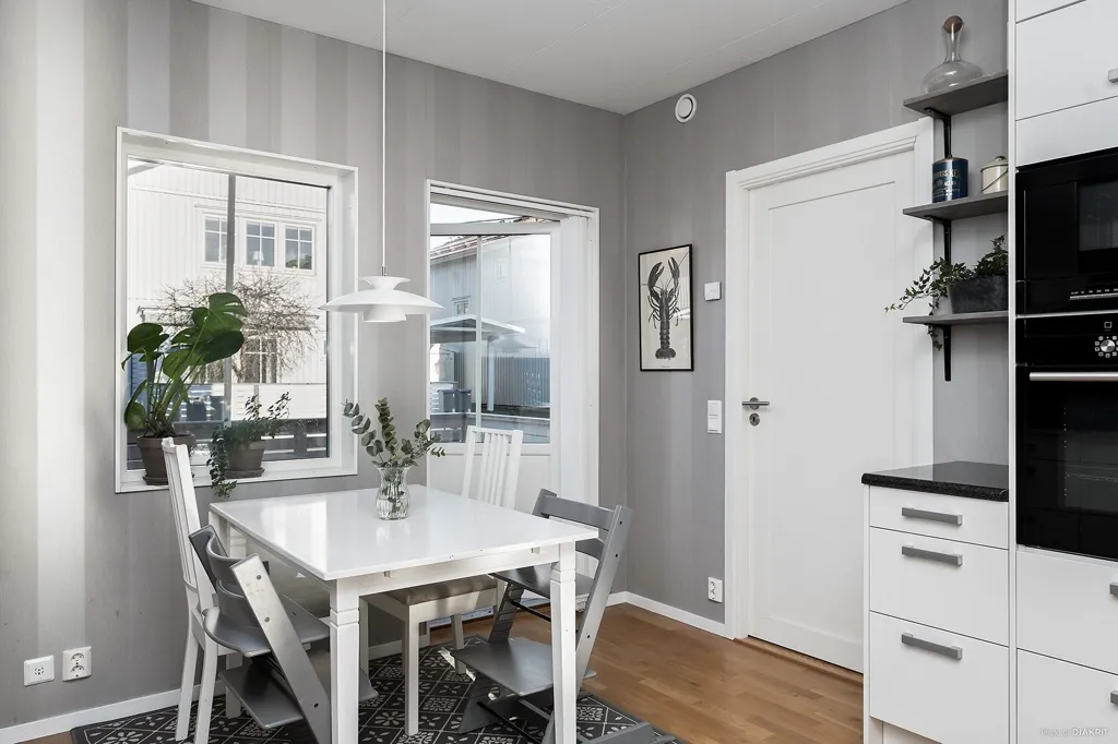 Dining Room - Two-Storey Villa with Garden in Ullstorp