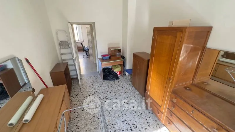 Chambres - Four-Bedroom Apartment with High Ceilings in Parma