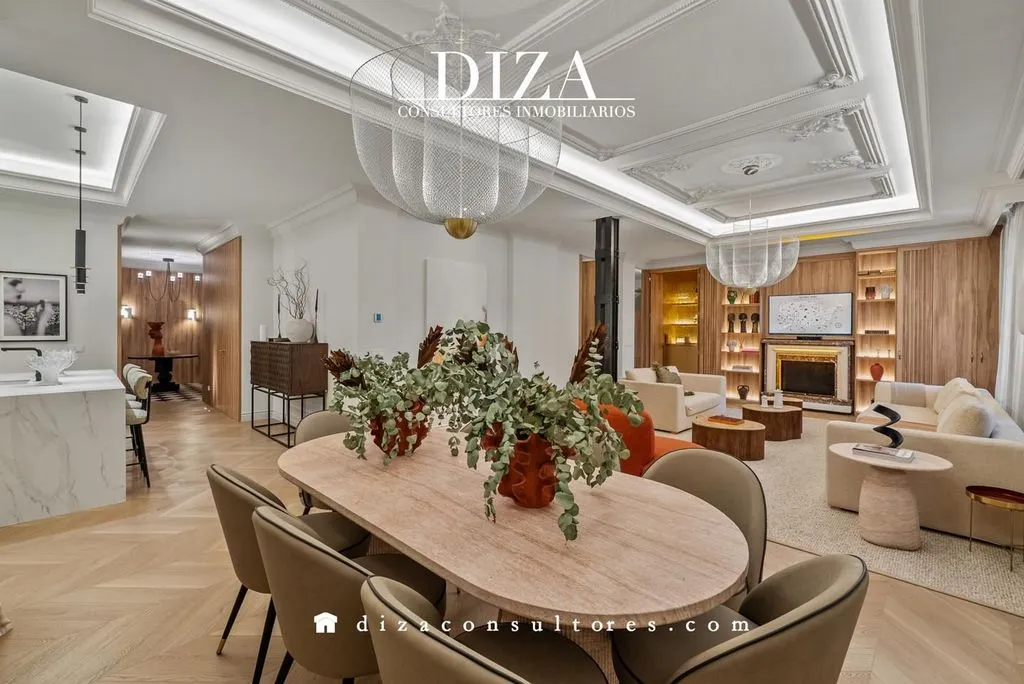 Söögituba - Luxury 6-Bedroom Apartment in Madrid