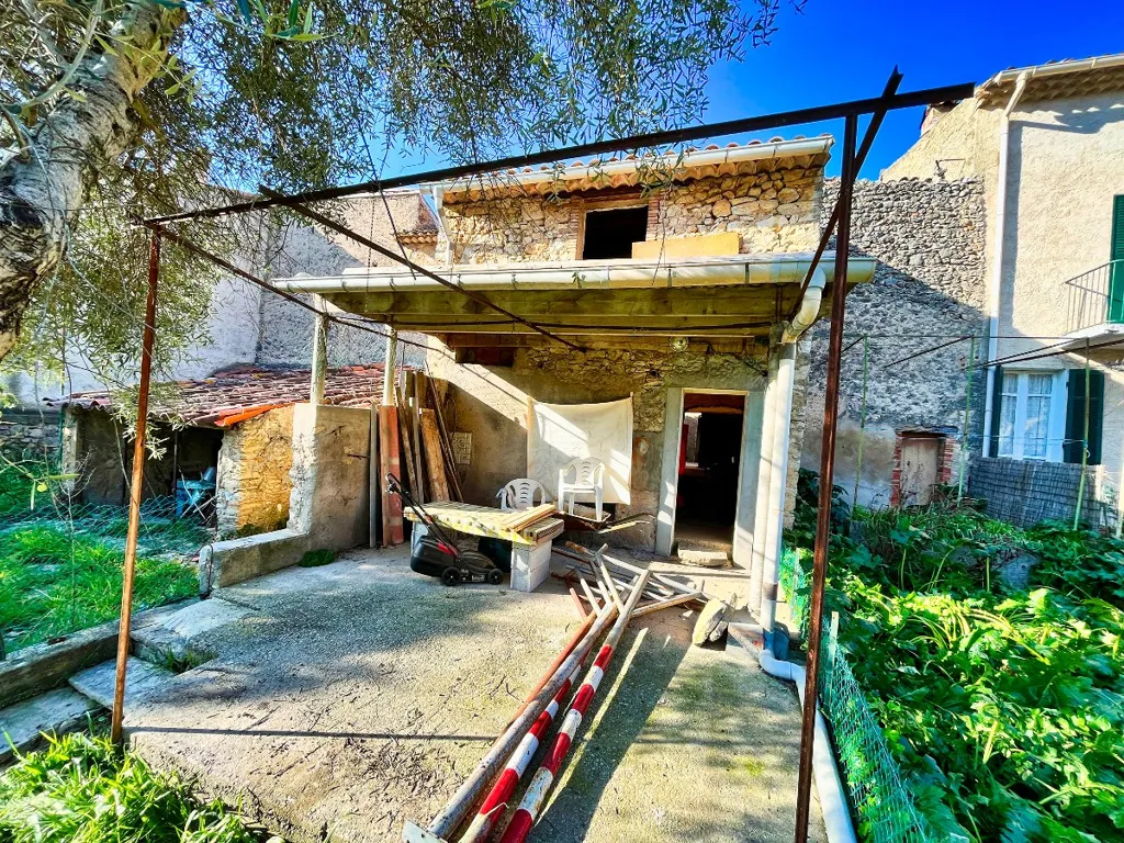Jardin - Remise à Aménager avec Jardin au Centre de Correns