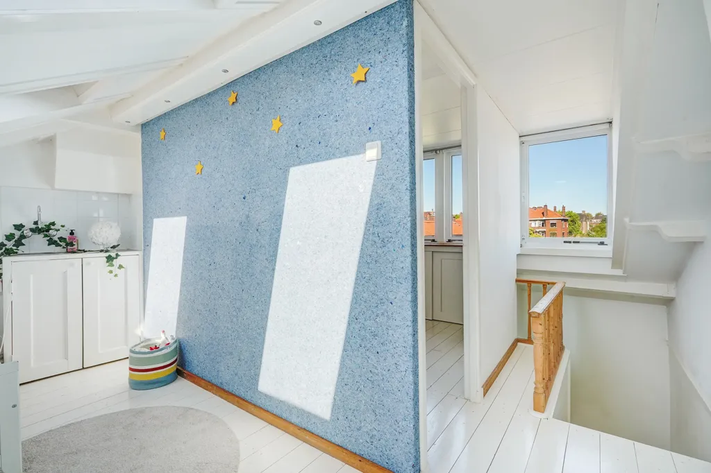 Esik - Light-Filled Corner House in Den Haag