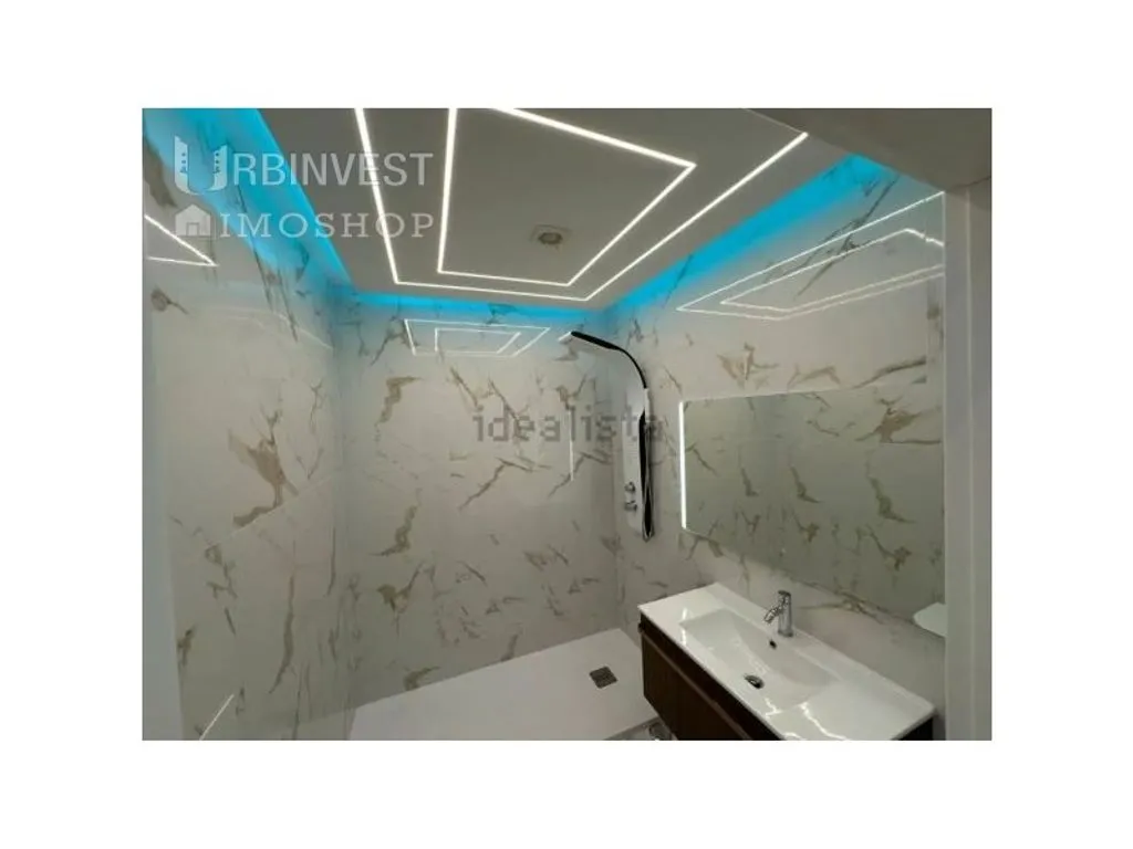 Bathrooms - 3-Bedroom Flat with Sea View in Loulé