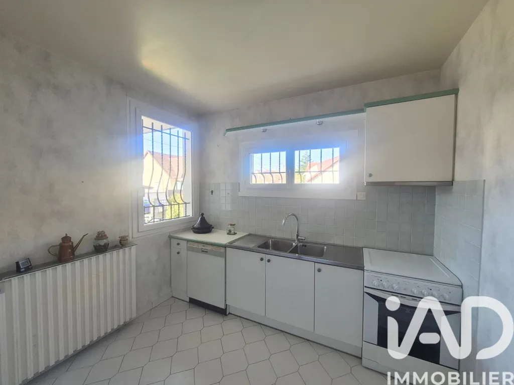 Maison 8 pièces à Sainte-Geneviève-des-Bois