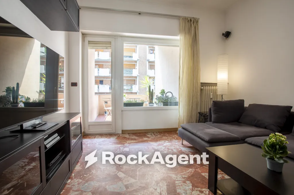 Elutuba - Spacious Trilocale with Balcony in Santa Rita, Turin