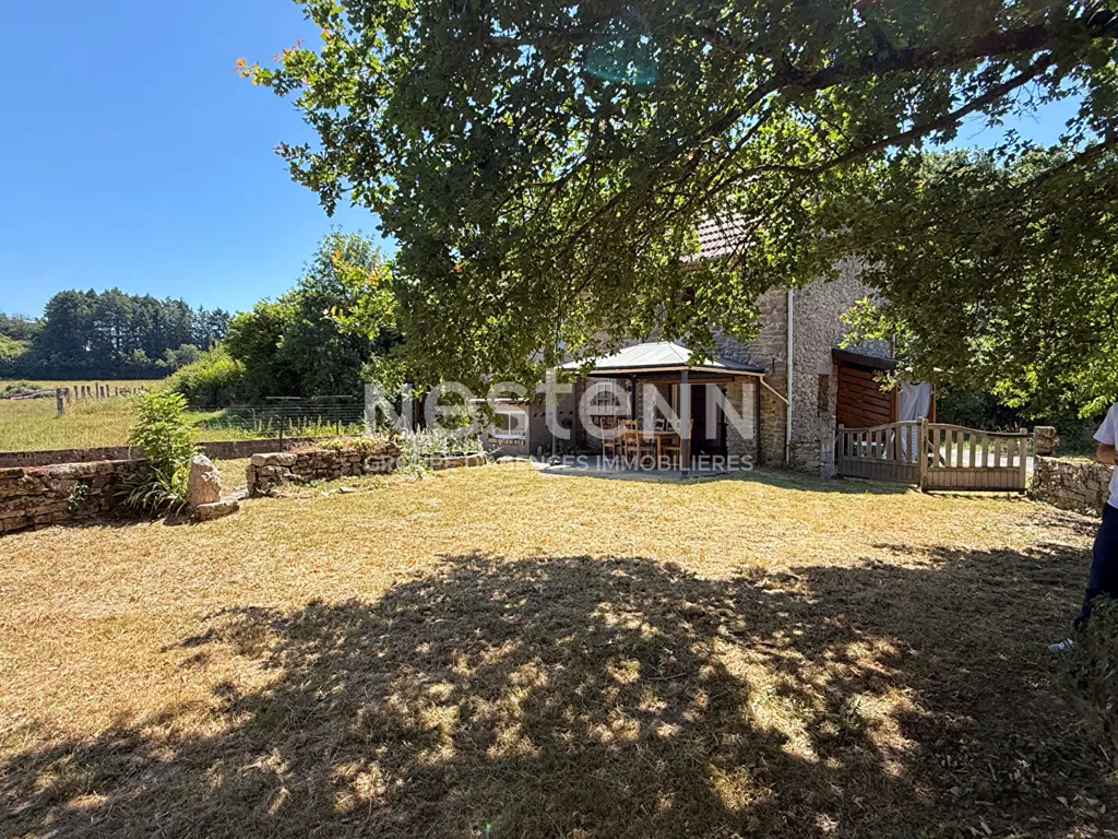 Aed - Traditional Stone House with Garden in Naillat