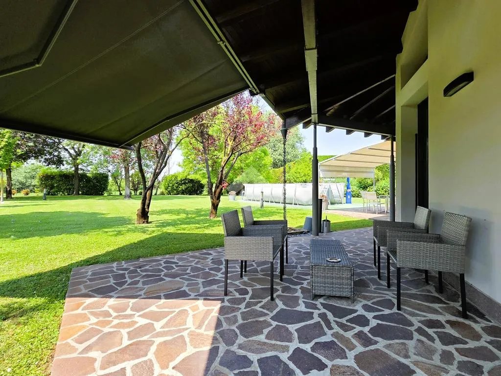 Terrass - Villa with Private Park in Borgoforte