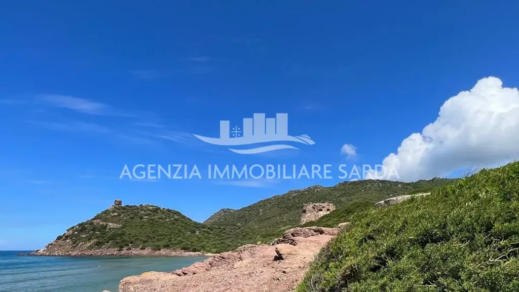 Villa with Seafront Potential in Alghero