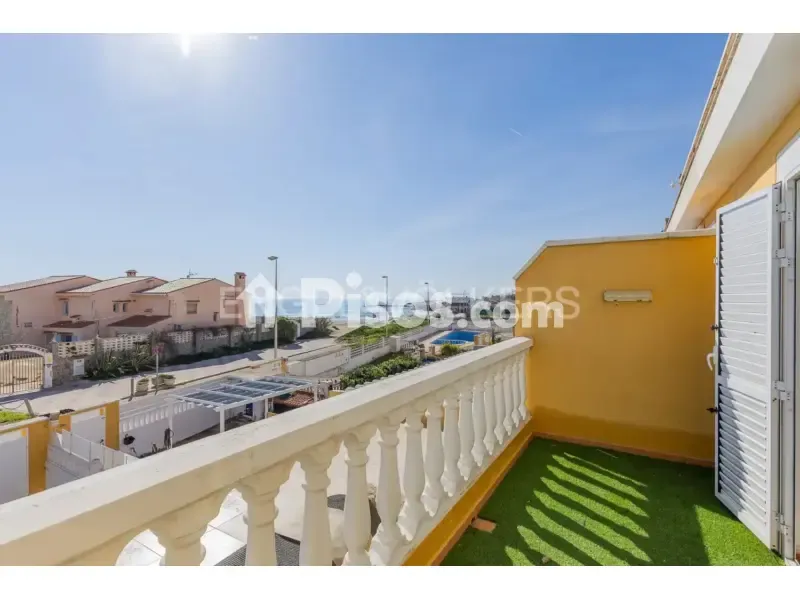 Rõdu - Seafront Terraced House in Cullera