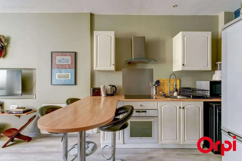 Kitchen - Charming 2-Bedroom House in Caluire