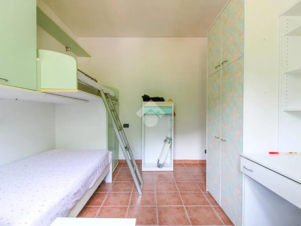 Chambres - Trilocale with Private Balcony in Vestone
