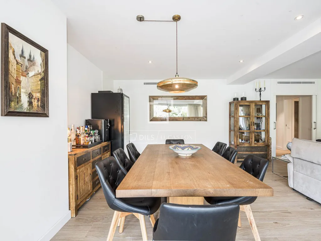 Söögituba - Apartment with Pool and Terrace in Sant Cugat