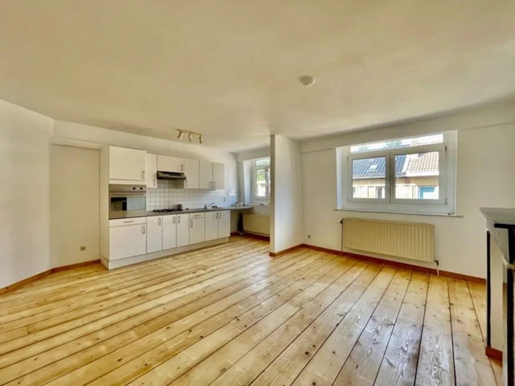 Kitchen - Duplex in Characterful House, Ixelles