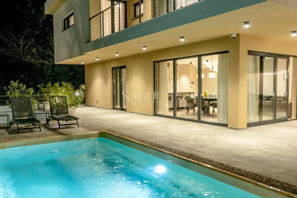 Bassein - Luxury Villa with Pool in Mošćenička Draga