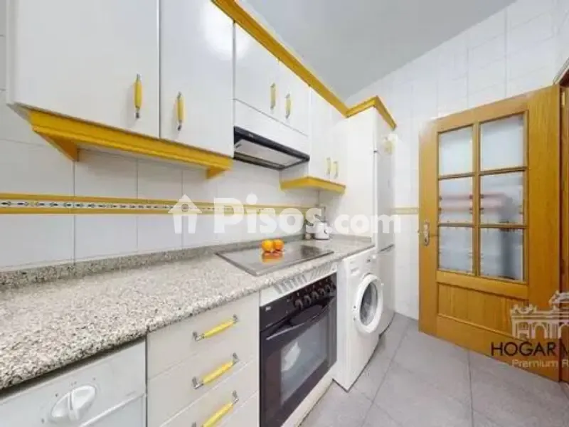 Cuisine - Classic Apartment with Balconies in Jerónimos