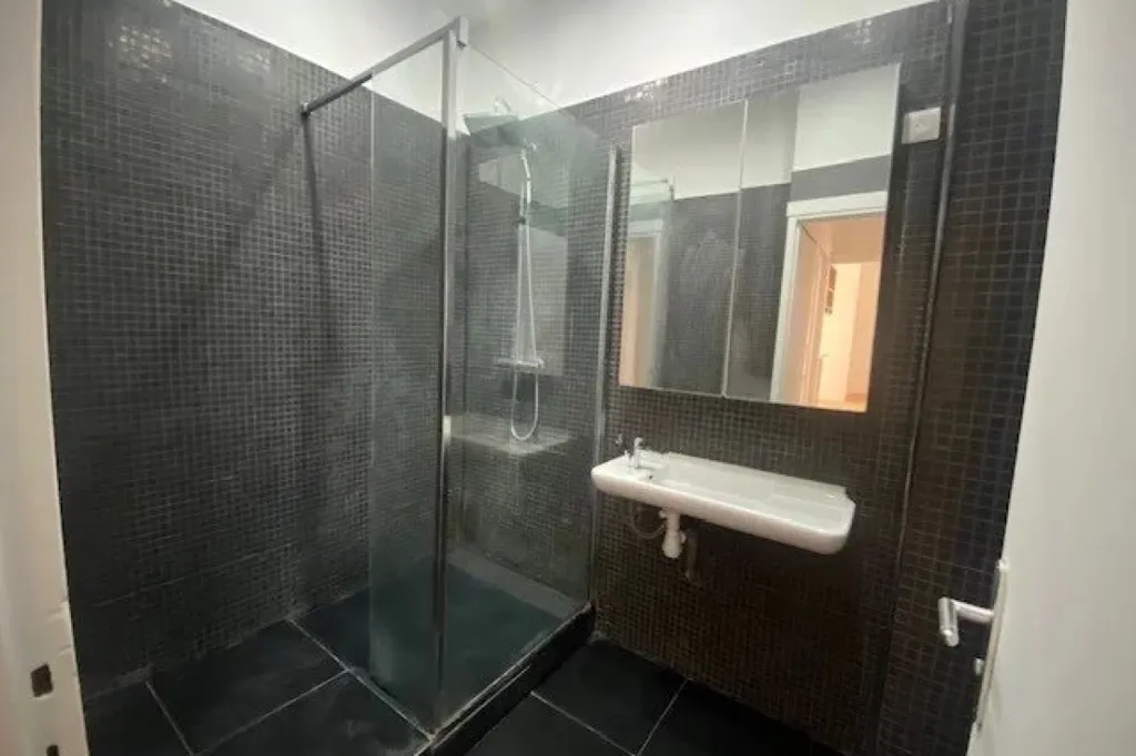 Bagni - Art Deco 3-Bedroom in Paris