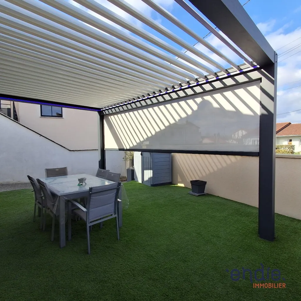 Terrasse - Maison de Plain-Pied avec Terrasse à Chavaroux