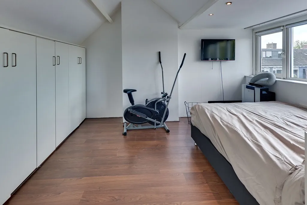 Chambres - End-Terrace House with Multifunctional Annex in Tweelingstad