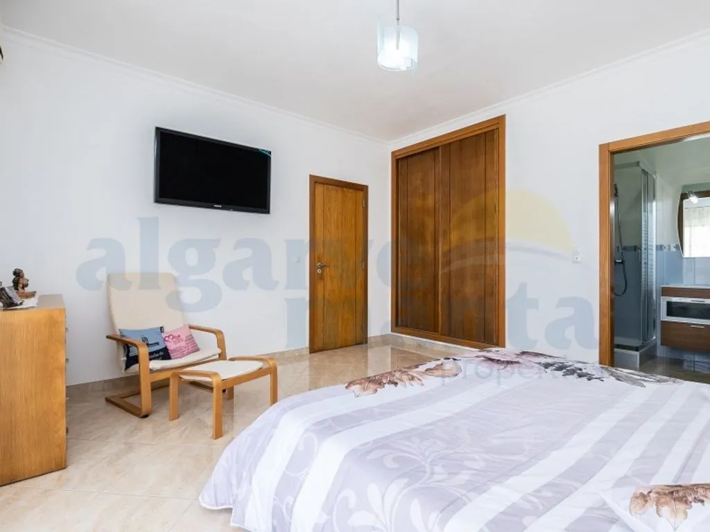 Magamistoad - Detached Villa with Pool near Golf Courses, Junqueira