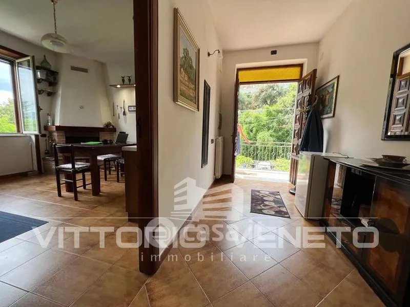 Esik - Apartment with Sea View in Laureana Cilento