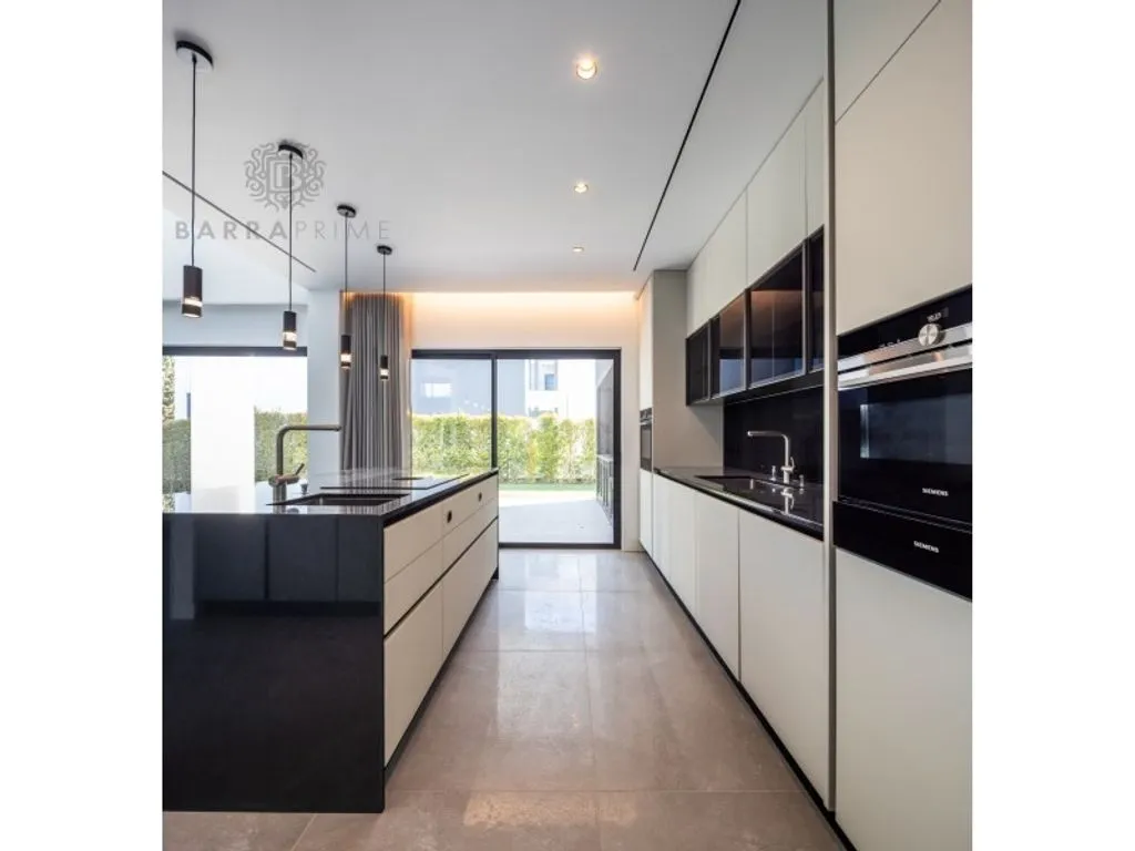 Kitchen - Contemporary Villa with Golf View in Vilamoura
