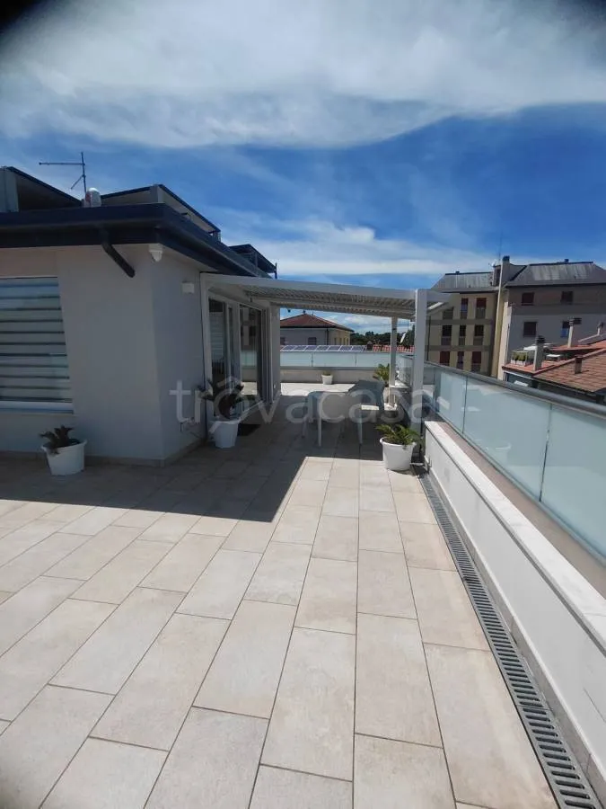 Terrazza - Modern Apartment with Terrazzone in Pesaro