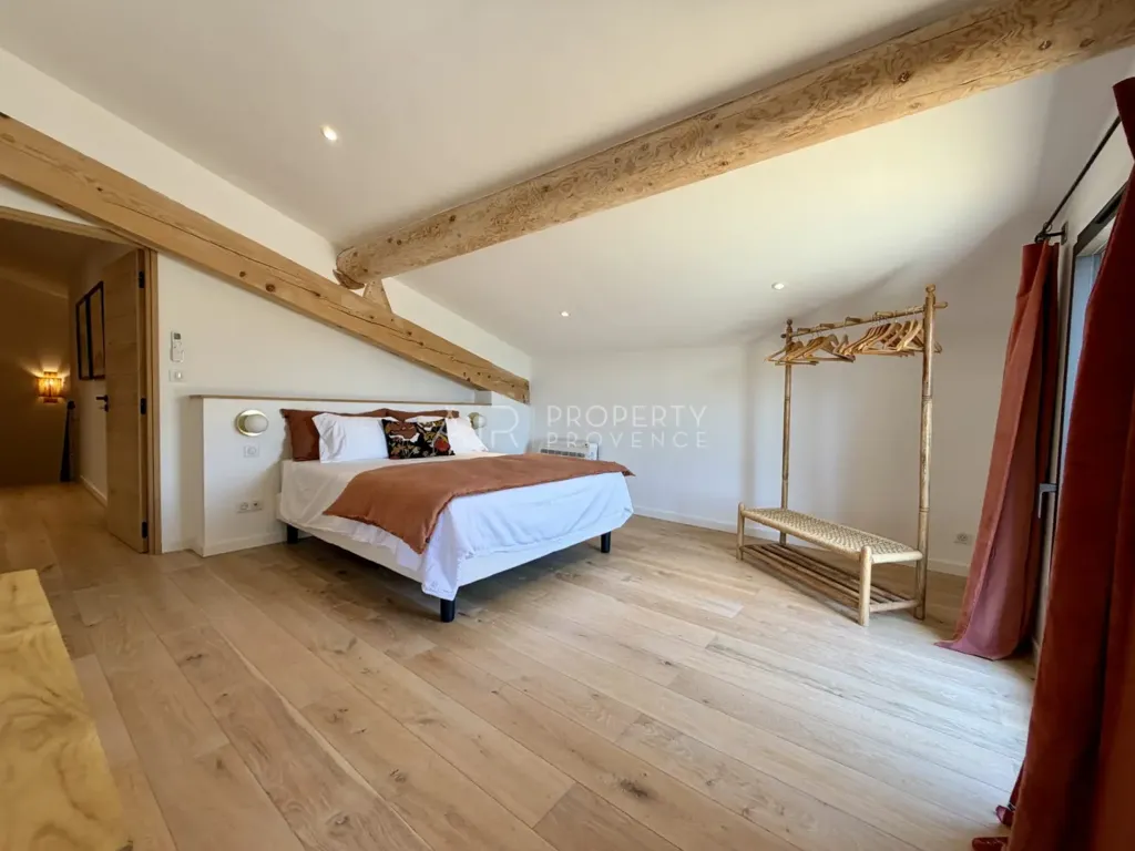 Chambres - Villa Rénovée avec Piscine à Cadenet