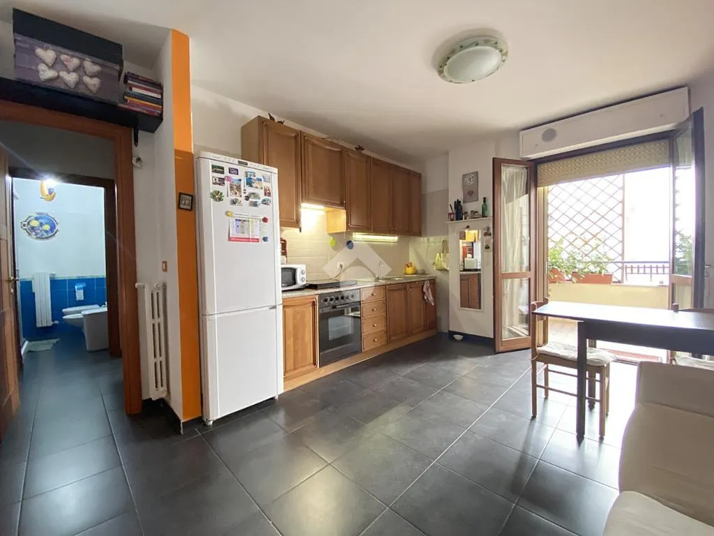 Cucina - Modern 2-Bedroom Apartment with Terrace in Luna e Sole